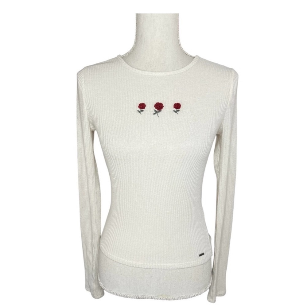 Hollister Cream Long Sleeve Fitted Top with Rose Embroidery Scoop Neck Size XS